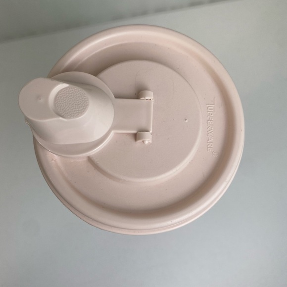 VINTAGE TUPPERWARE PASTA 4 3/4 Cups CONTAINER NO. 1661-4 With Lid #1898B-2 - Picture 2 of 11